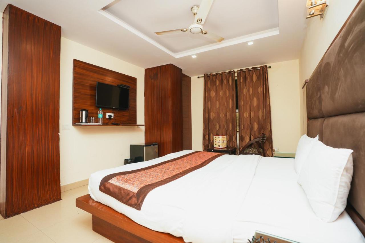 Hotel High 5 Land Delhi Kültér fotó