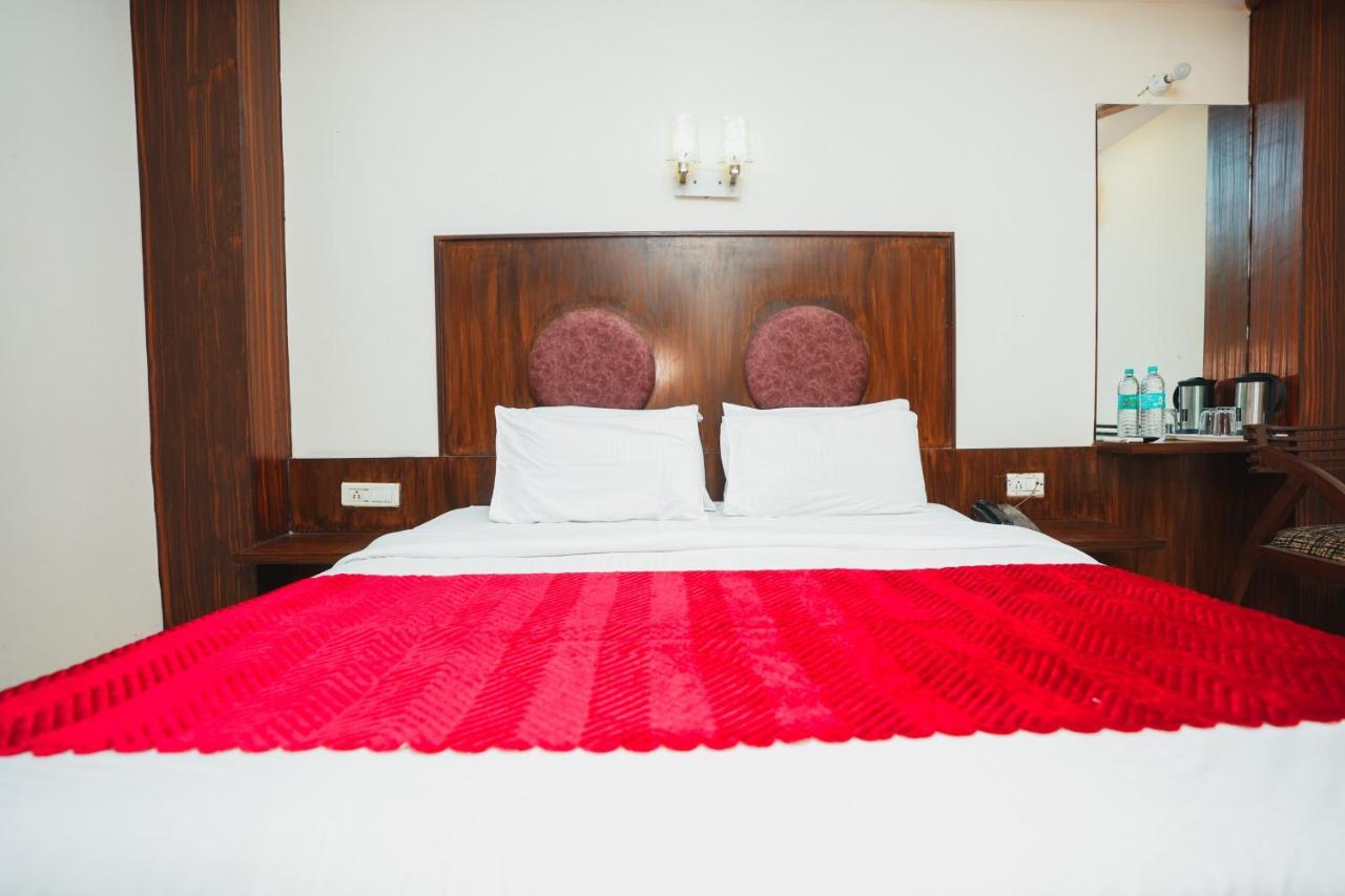 Hotel High 5 Land Delhi Kültér fotó