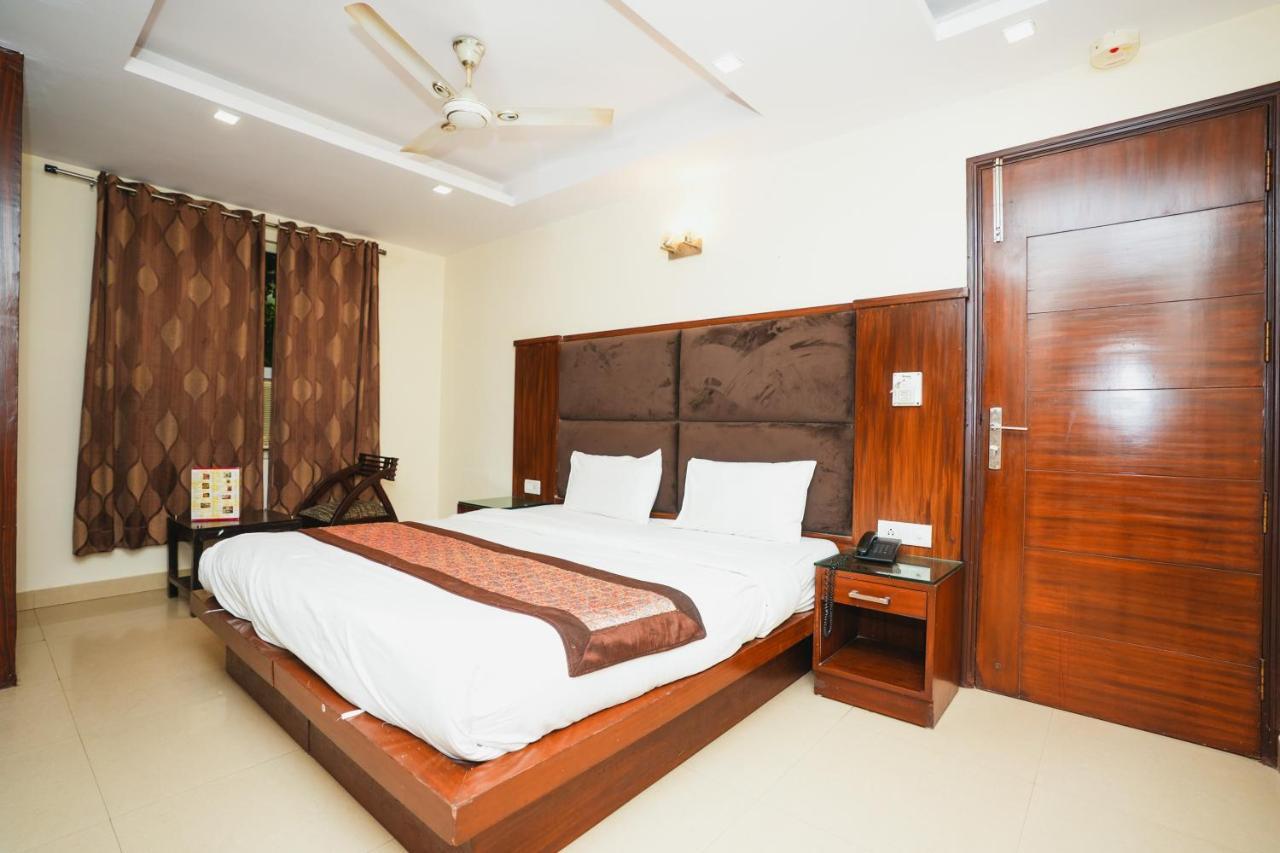 Hotel High 5 Land Delhi Kültér fotó