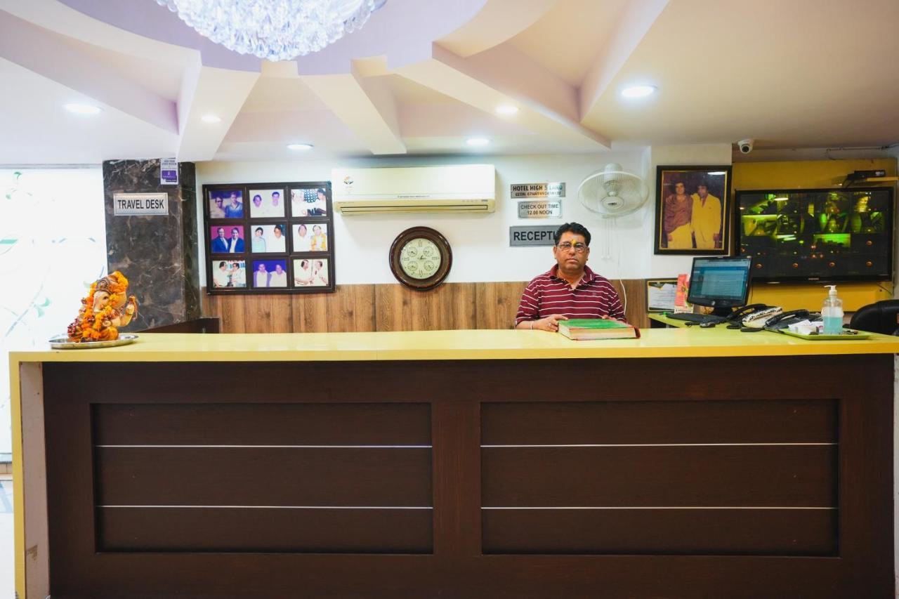 Hotel High 5 Land Delhi Kültér fotó